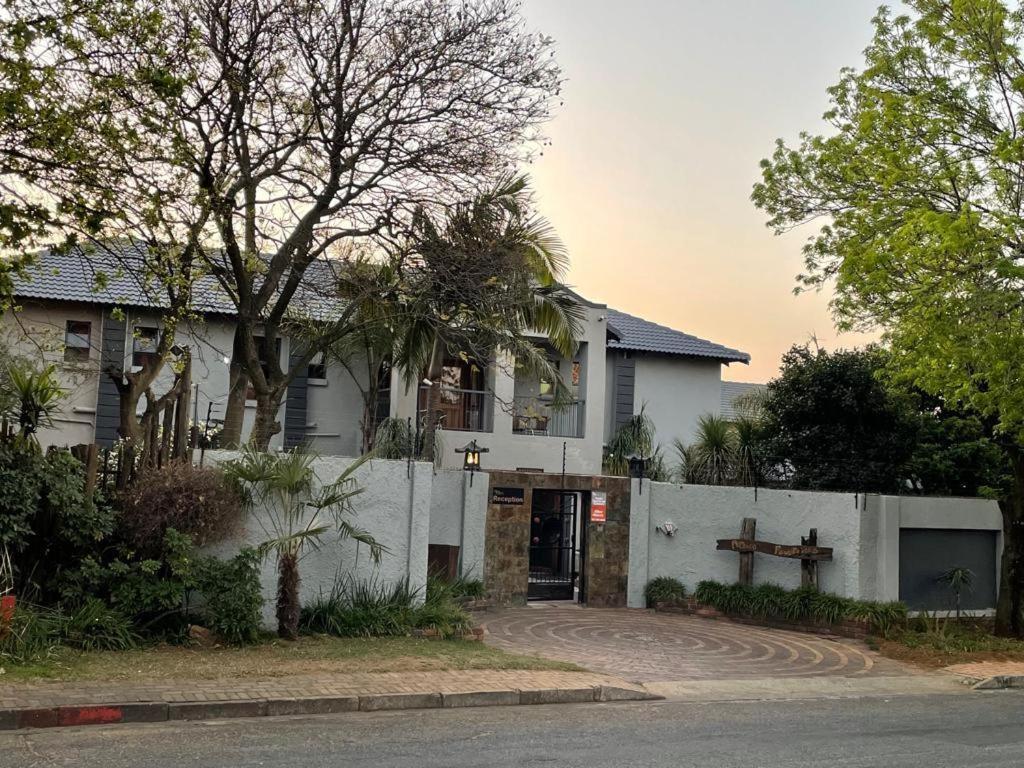 Africa Footprints Lodge Kempton Park Eksteriør billede