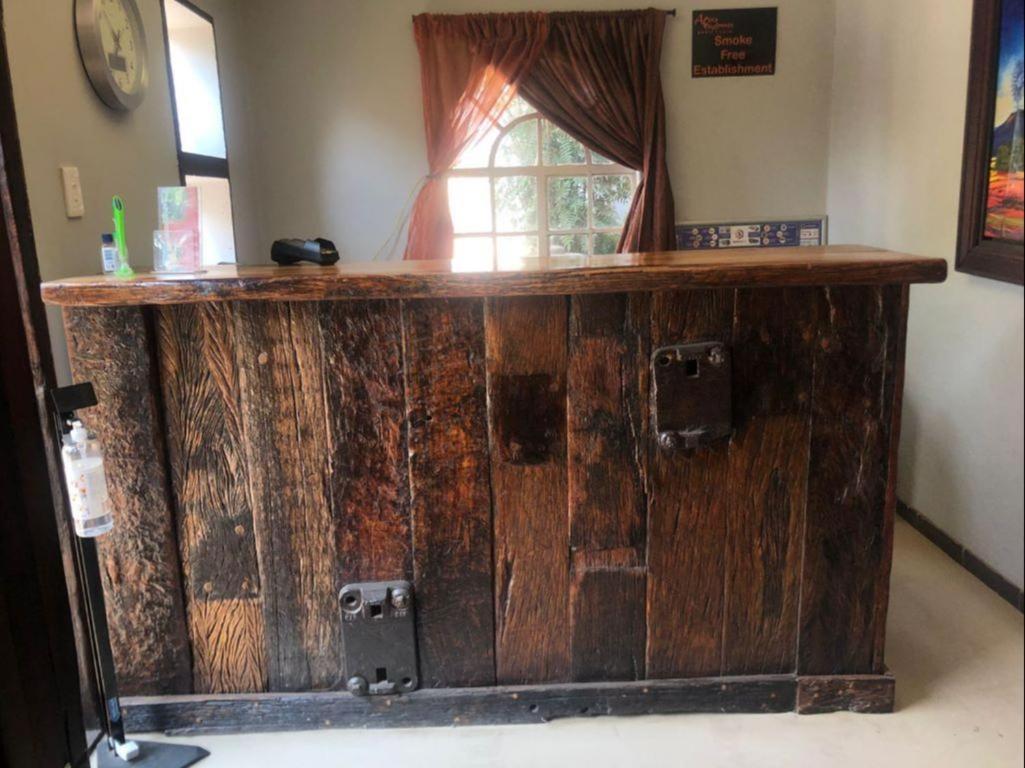 Africa Footprints Lodge Kempton Park Eksteriør billede