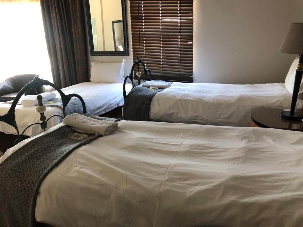 Africa Footprints Lodge Kempton Park Eksteriør billede